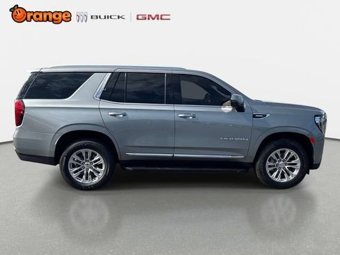 Used 2024 GMC Yukon SLT w/ SLT Premium Package AWD/4WD image 2