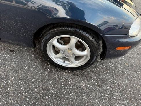 Used 1999 MAZDA MX-5 Miata image 3