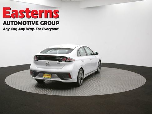 Used 2022 Hyundai Ioniq Limited image 40