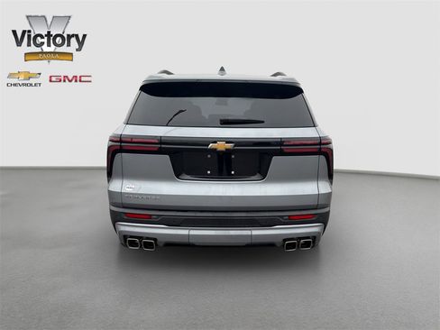 Used 2025 Chevrolet Traverse LT image 5