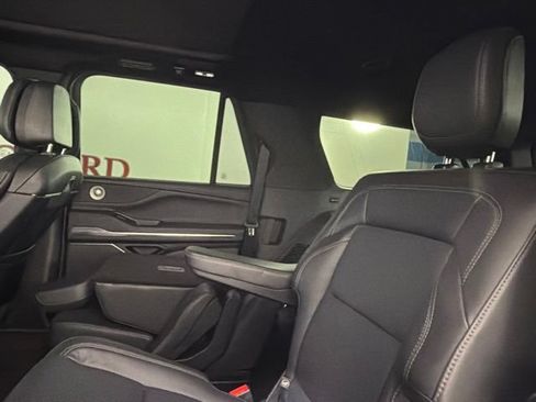 Certified 2025 Lincoln Navigator L Reserve w/ Jet Appearance Package AWD/4WD image 13
