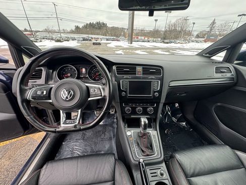 Used 2016 Volkswagen GTI SE image 14