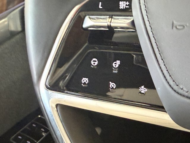 Certified 2025 Cadillac Escalade Sport Platinum AWD/4WD image 10