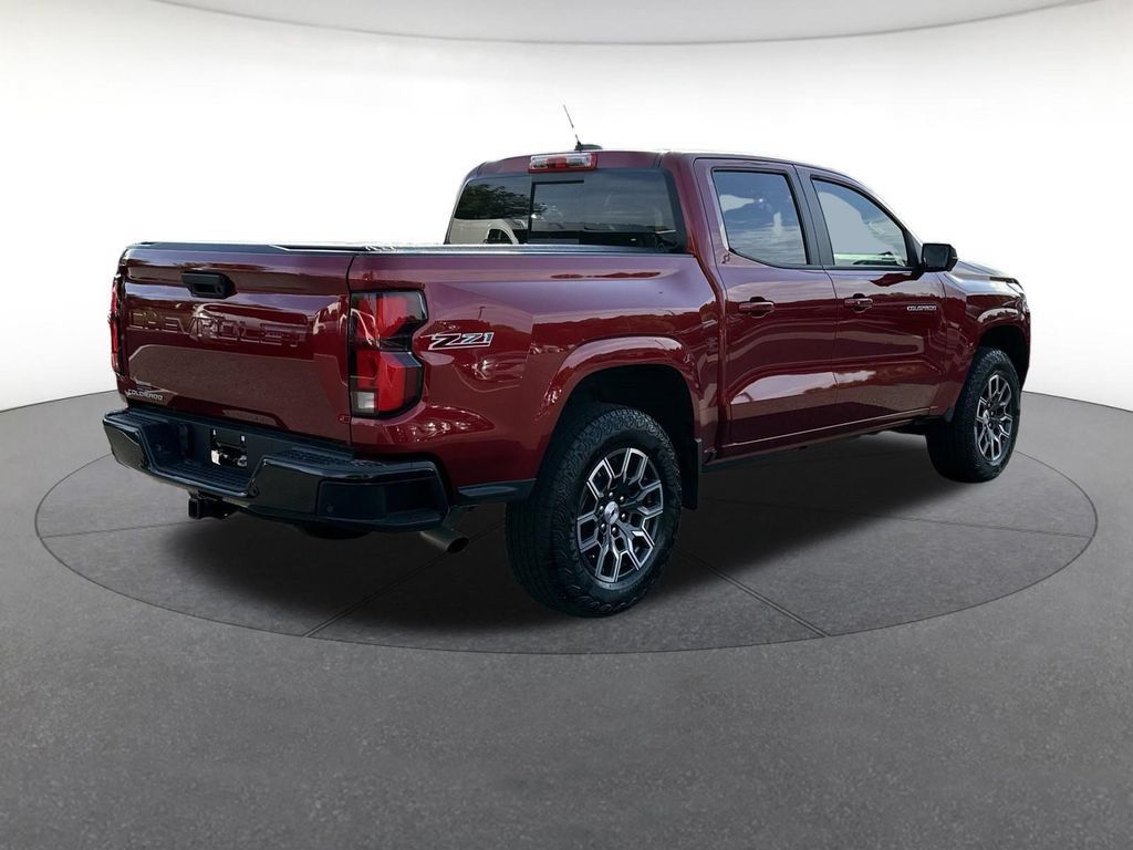 Used 2025 Chevrolet Colorado Z71 w/ Technology Package AWD/4WD image 6