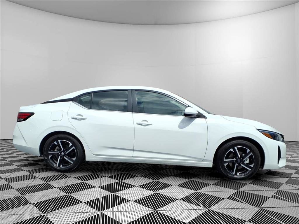 Used 2025 Nissan Sentra SV FWD image 31