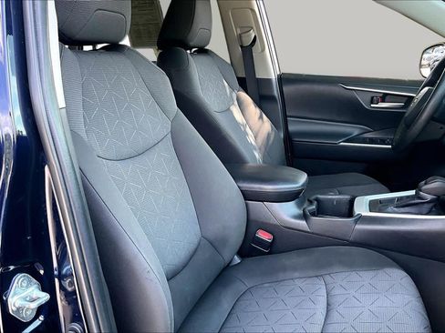 Used 2023 Toyota RAV4 XLE AWD/4WD image 9