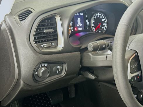 Used 2023 Jeep Renegade Latitude image 17