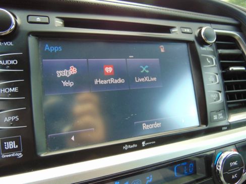 Used 2015 Toyota Highlander Limited AWD/4WD image 26