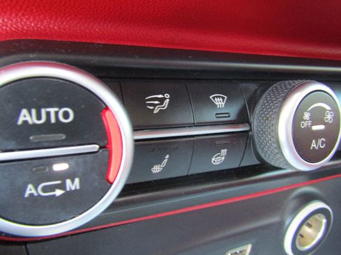 Used 2018 Alfa Romeo Stelvio Ti Sport AWD/4WD image 31