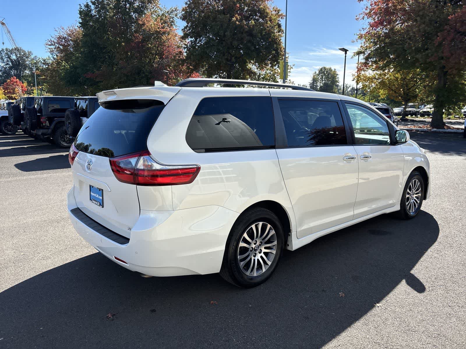 Used 2020 Toyota Sienna XLE FWD image 4