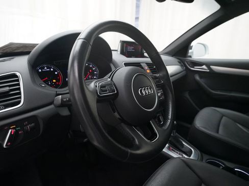 Used 2018 Audi Q3 2.0T Premium Plus w/ Premium Plus Package AWD/4WD image 8