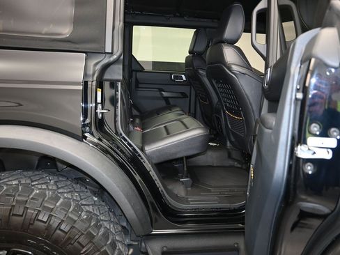 Used 2024 Ford Bronco Badlands image 25