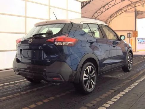 Used 2019 Nissan Kicks SV FWD image 4