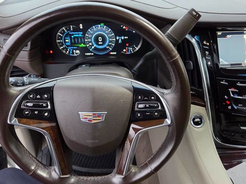 Used 2016 Cadillac Escalade ESV Premium image 46
