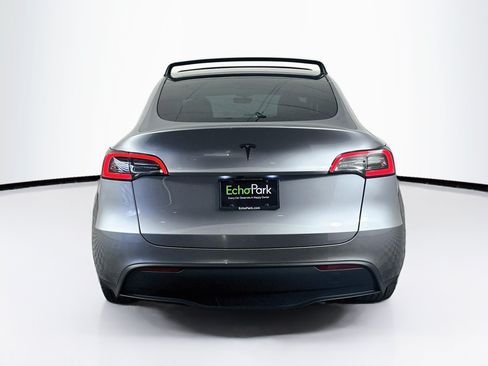 Used 2024 Tesla Model Y Long Range AWD/4WD image 7