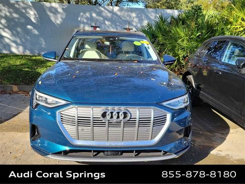 Used 2019 Audi e-tron Prestige w/ Prestige Package image 6