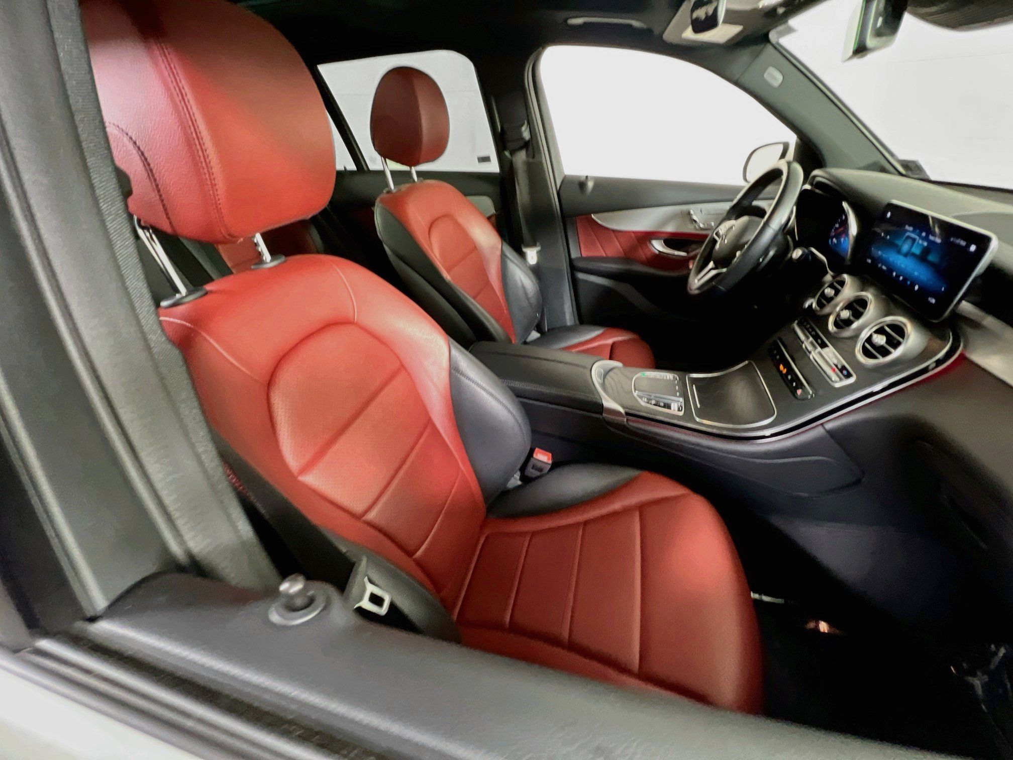 Used 2022 Mercedes-Benz GLC 300 4MATIC image 27