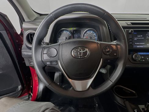 Used 2018 Toyota RAV4 XLE image 18