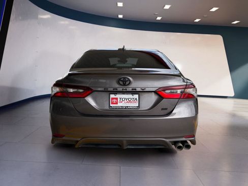 Used 2023 Toyota Camry SE image 4