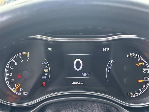 Certified 2022 Jeep Grand Cherokee Laredo X image 30