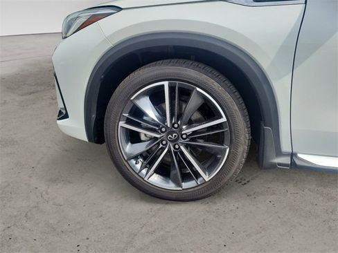 New 2025 INFINITI QX55 Essential image 14