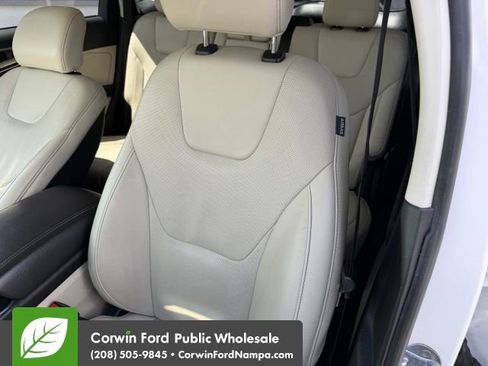 Used 2019 Ford Edge Titanium w/ Equipment Group 301A AWD/4WD image 24