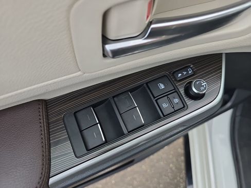 Certified 2021 Toyota Sienna Platinum AWD/4WD image 32