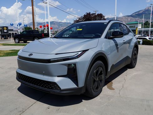 New 2026 Toyota C-HR AWD/4WD image 4