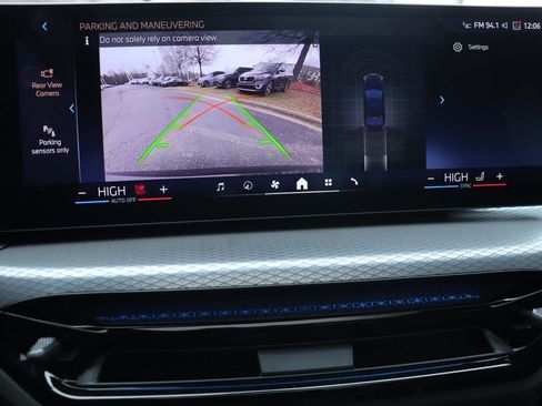 Used 2026 BMW 330i Sedan w/ M Sport Package image 32