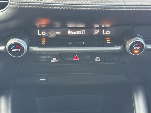 Used 2020 MAZDA MAZDA3 Sedan w/ Select Package image 26