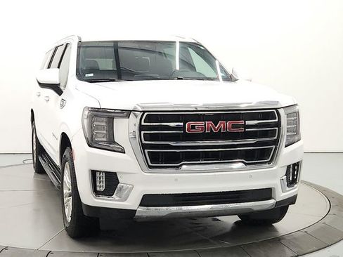 Used 2024 GMC Yukon XL SLT RWD image 2