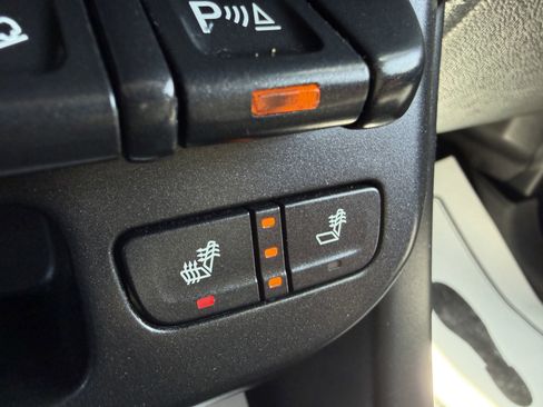 Used 2020 Chevrolet Colorado Z71 AWD/4WD image 18