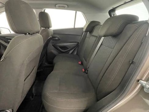 Used 2020 Chevrolet Trax LS image 42