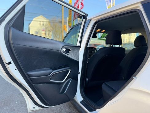 Used 2023 Kia Soul LX w/ Option Group 015 FWD image 30