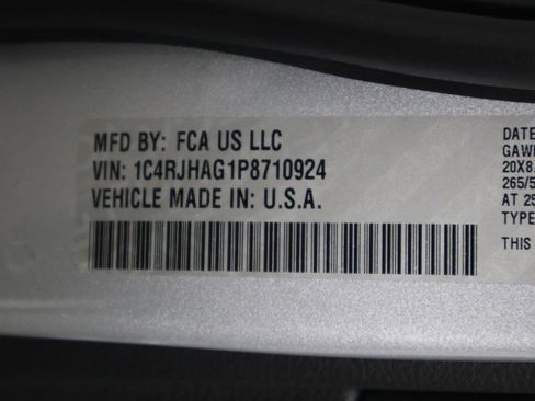 Used 2023 Jeep Grand Cherokee Altitude AWD/4WD image 35