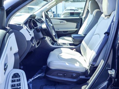 Used 2009 Chevrolet Traverse LTZ AWD/4WD image 2