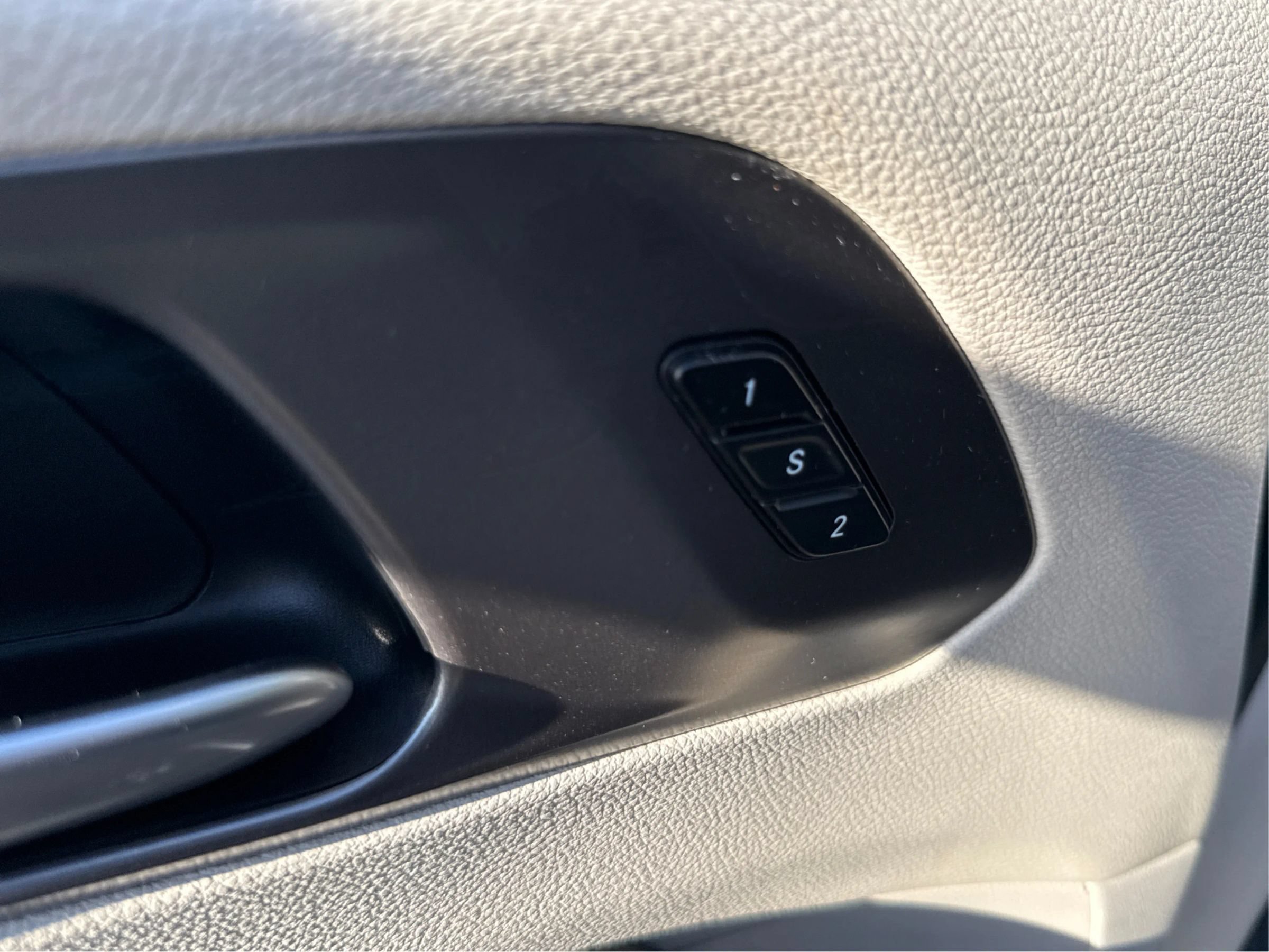 Used 2023 Chrysler Pacifica Touring-L FWD image 20