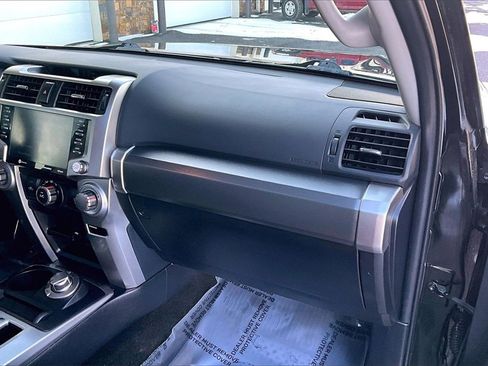 Used 2022 Toyota 4Runner SR5 Premium w/ Moonroof Package image 17