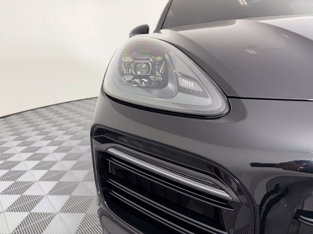 Certified 2022 Porsche Cayenne E-Hybrid AWD/4WD image 10