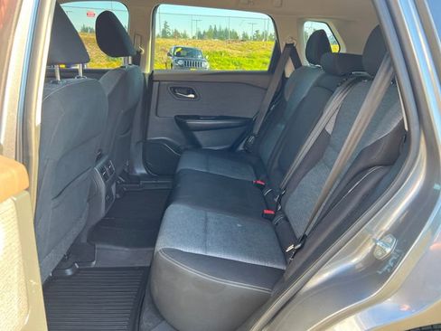 Used 2021 Nissan Rogue SV image 13