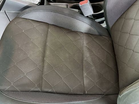 Used 2020 Nissan Kicks S image 19