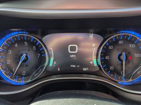 Used 2026 Chrysler Voyager LX FWD image 12
