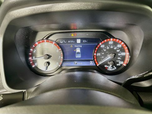 Used 2023 Nissan Titan PRO-4X w/ Pro-4x Convenience Package AWD/4WD image 19