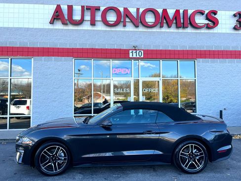 Used 2023 Ford Mustang Premium image 3