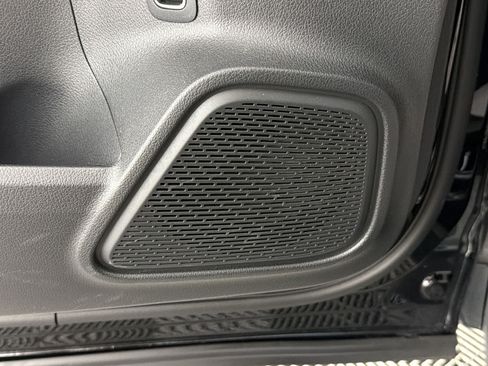 Certified 2025 Mercedes-Benz GLA 250 image 25