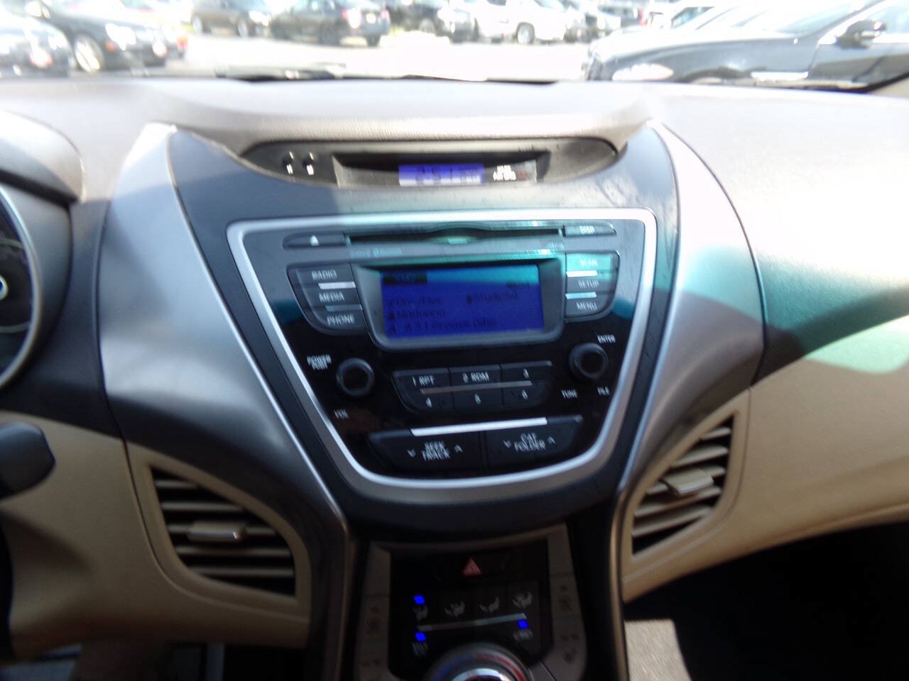Used 2013 Hyundai Elantra Limited FWD image 49