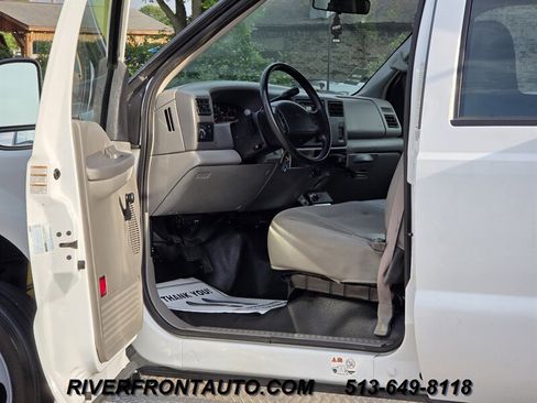 Used 2001 Ford F450 Lariat RWD image 3