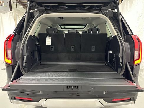 Used 2025 Ford Expedition Platinum AWD/4WD image 47