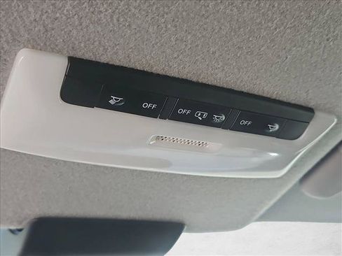 Used 2021 Nissan Kicks SR FWD image 16