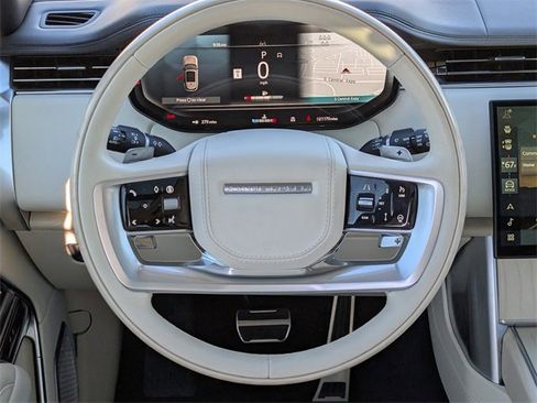 Used 2024 Land Rover Range Rover Long Wheelbase Autobiography image 11